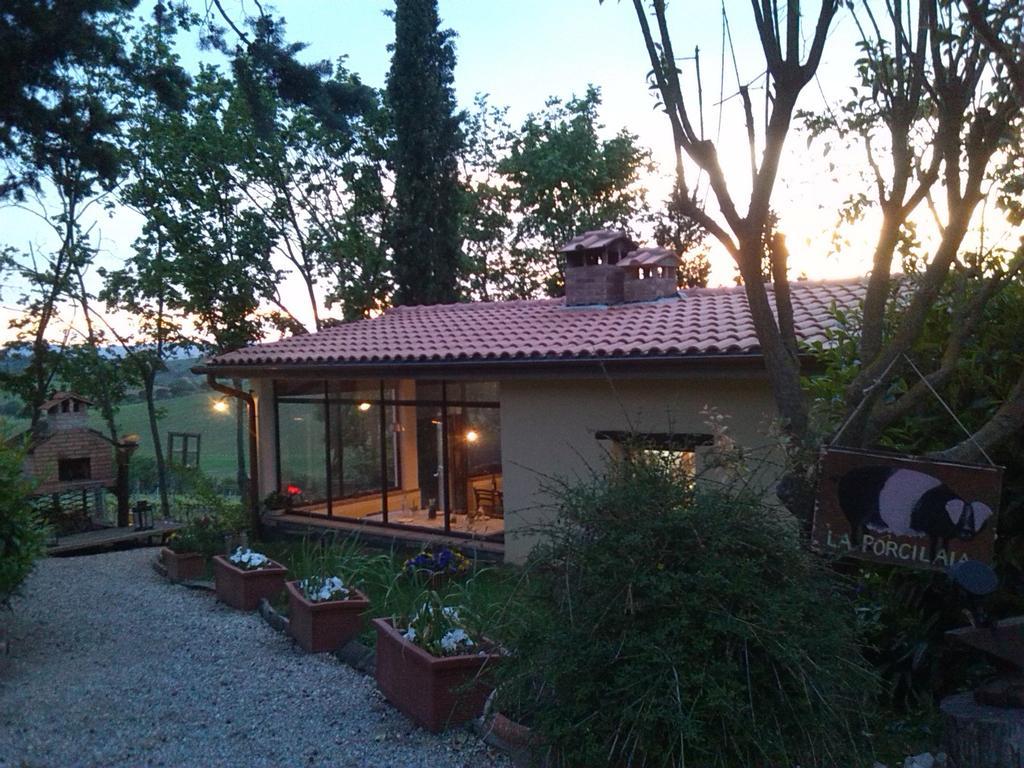 Agriturismo La Terra Valiano Exterior photo